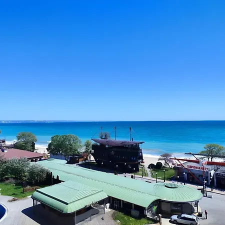 Family With Sea View & Pool In Zlatna Kotva Апартаменты Варна
