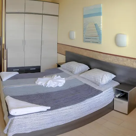 Апартаменты Family With Sea View & Pool In Zlatna Kotva *