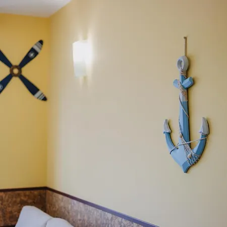 Апартаменти Family With Sea View & Pool In Zlatna Kotva *