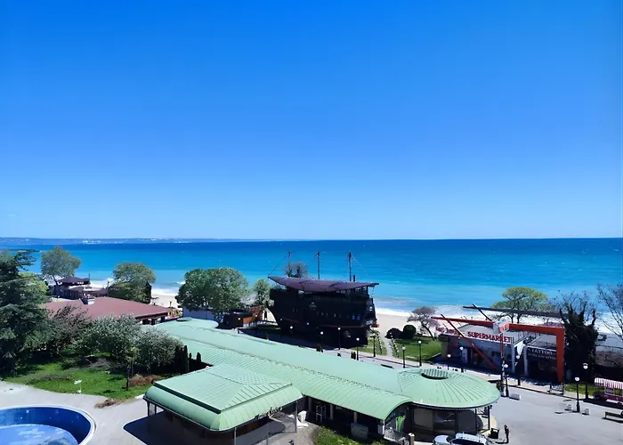 Family With Sea View & Pool In Zlatna Kotva Апартаменты Варна